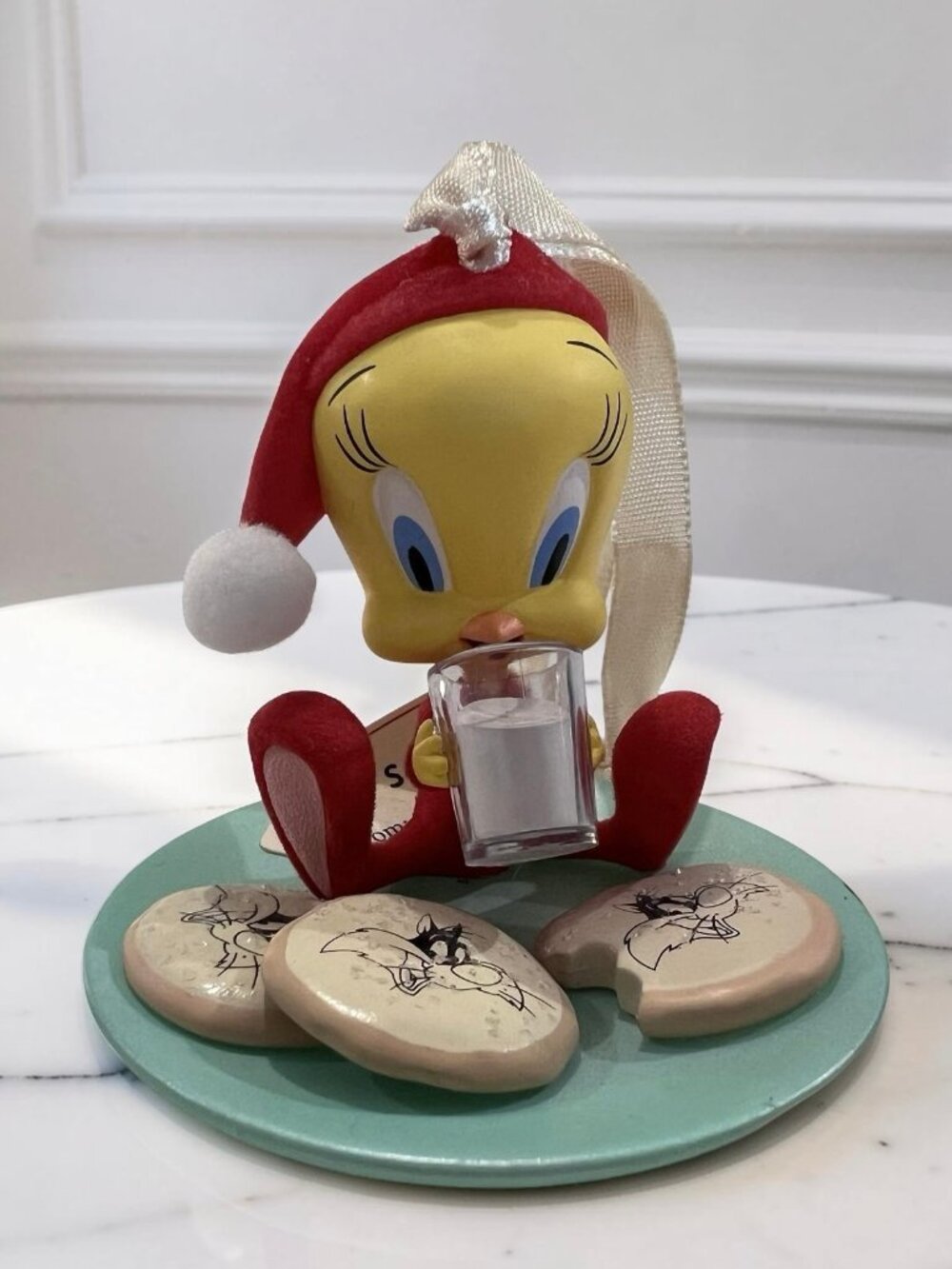 Hallmark Keepsake Ornament 2004 Christmas Eve Snack Tweety Looney Tunes